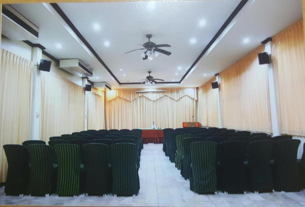The Pine Resort Pathum Thani Exterior photo