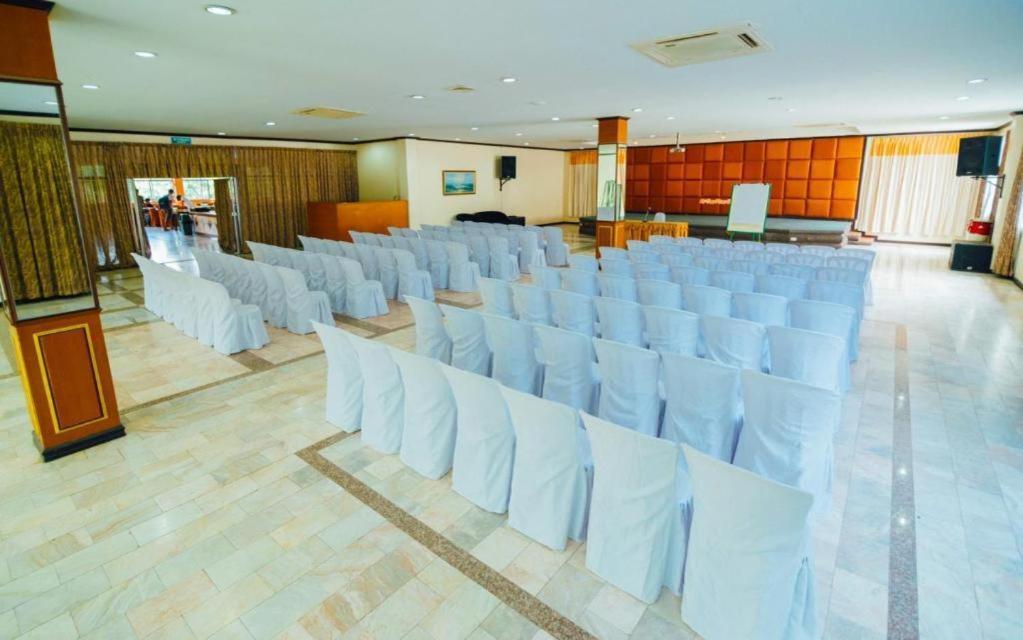 The Pine Resort Pathum Thani Exterior photo