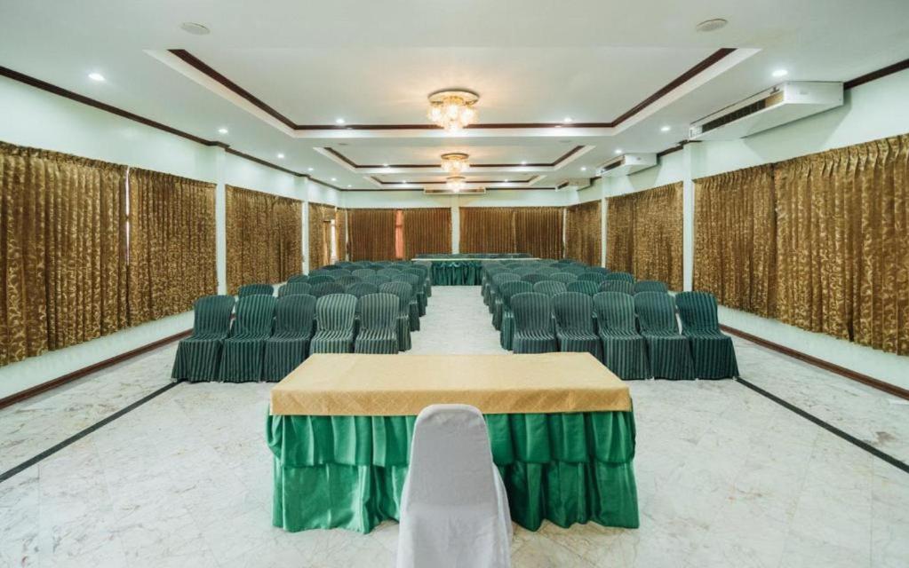 The Pine Resort Pathum Thani Exterior photo