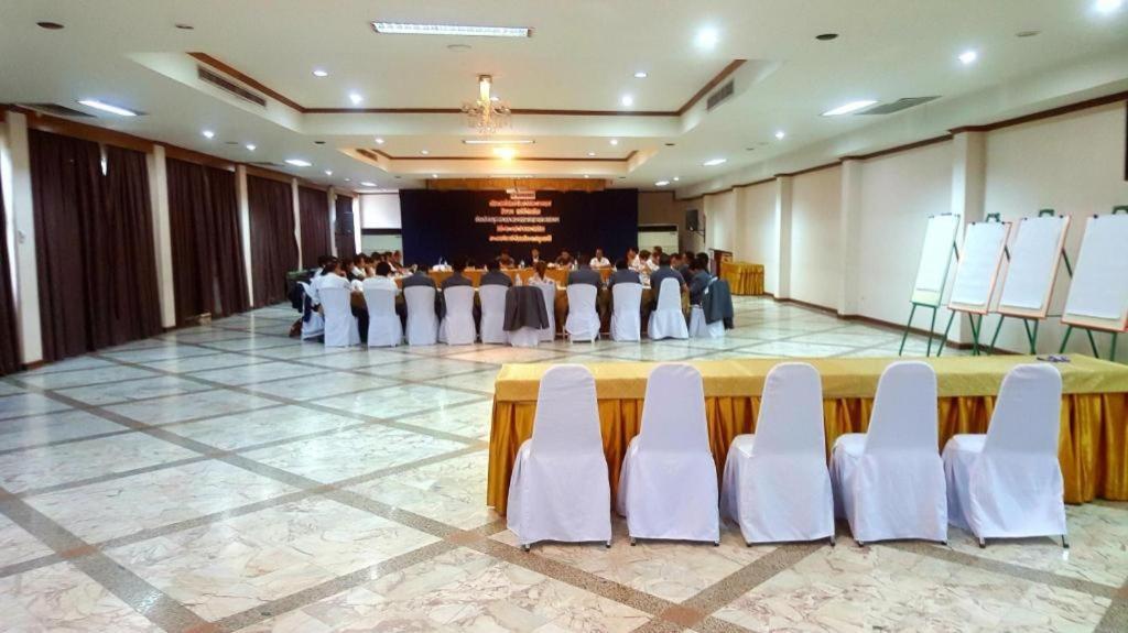 The Pine Resort Pathum Thani Exterior photo