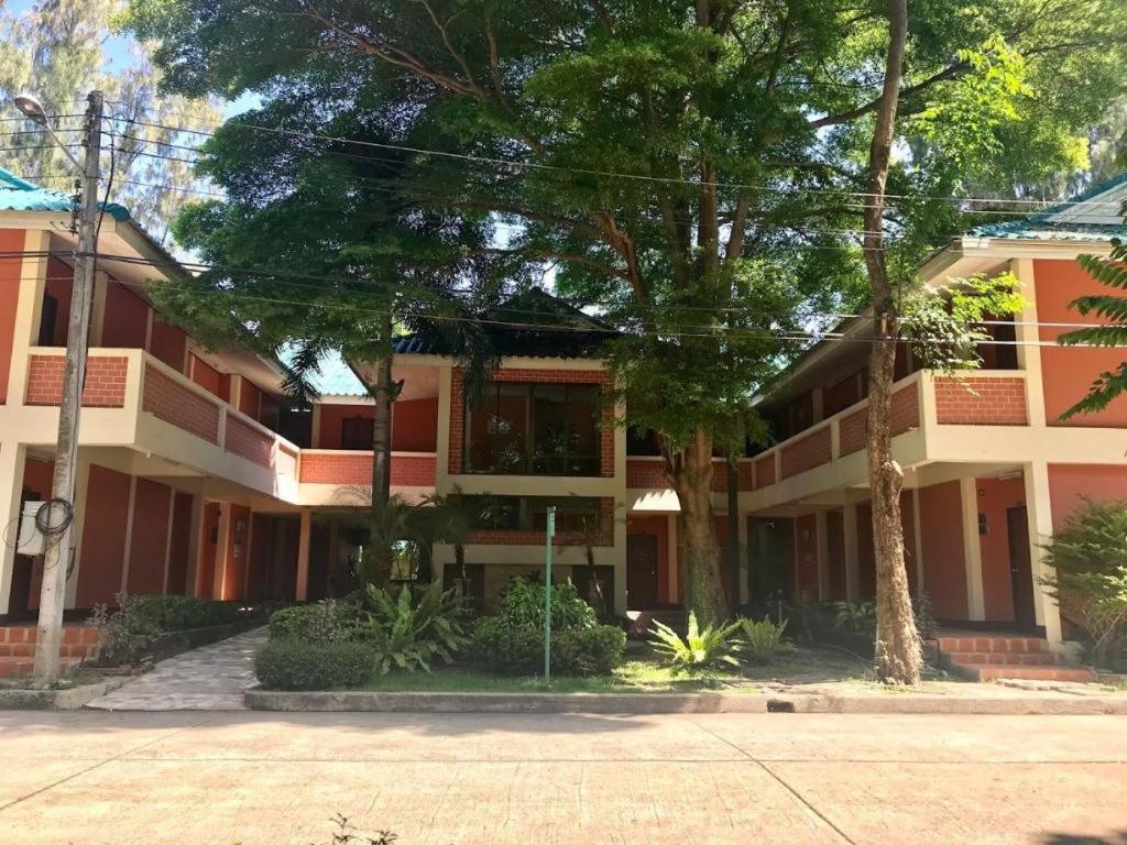 The Pine Resort Pathum Thani Exterior photo